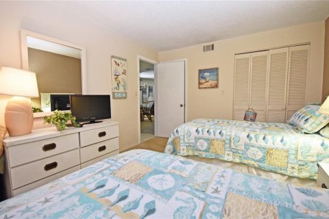 Condo in Englewood, Florida, 2 bedrooms  № 2431092 - photo 17