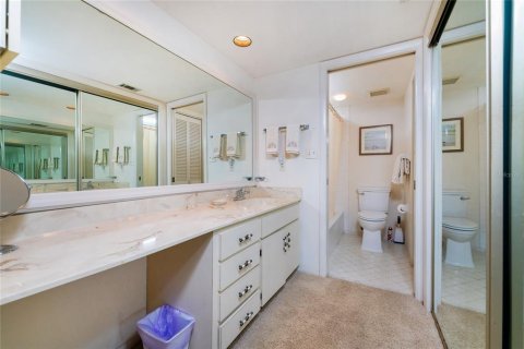 Condo in Englewood, Florida, 2 bedrooms  № 2431092 - photo 15