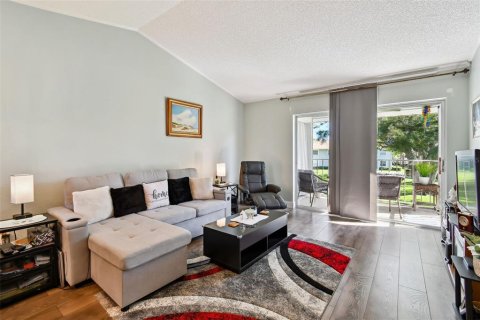 Condo in Dunedin, Florida, 1 bedroom  № 1846337 - photo 22