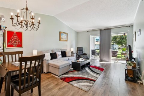 Condo in Dunedin, Florida, 1 bedroom  № 1846337 - photo 17