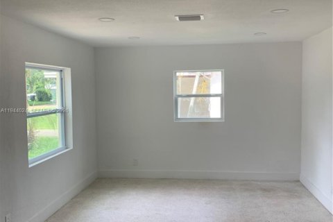 House in Hollywood, Florida 3 bedrooms, 114.08 sq.m. № 2000857 - photo 5