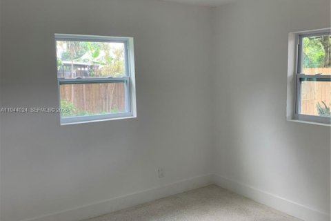 House in Hollywood, Florida 3 bedrooms, 114.08 sq.m. № 2000857 - photo 7