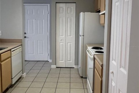 Condo in Orlando, Florida, 1 bedroom № 2400380 - photo 5