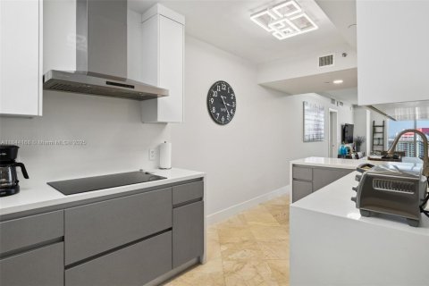 Condominio en alquiler en Hallandale Beach, Florida, 3 dormitorios, 145.95 m2 № 1888935 - foto 16