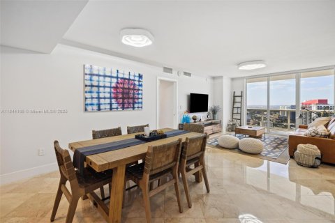 Condominio en alquiler en Hallandale Beach, Florida, 3 dormitorios, 145.95 m2 № 1888935 - foto 10