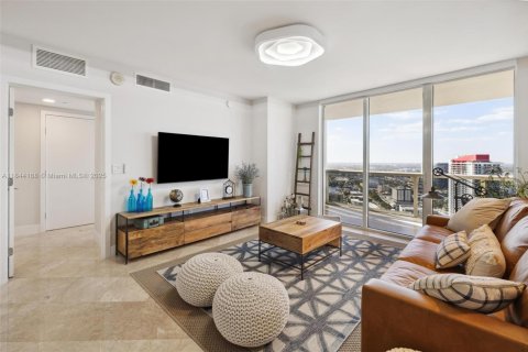 Condominio en alquiler en Hallandale Beach, Florida, 3 dormitorios, 145.95 m2 № 1888935 - foto 7