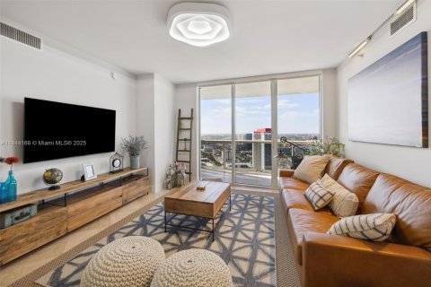 Condominio en alquiler en Hallandale Beach, Florida, 3 dormitorios, 145.95 m2 № 1888935 - foto 5