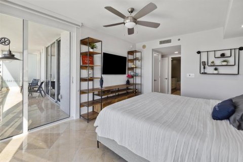 Condominio en alquiler en Hallandale Beach, Florida, 3 dormitorios, 145.95 m2 № 1888935 - foto 23