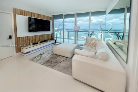 Condominio en alquiler en Miami, Florida, 2 dormitorios, 121.98 m2 № 1967186 - foto 1