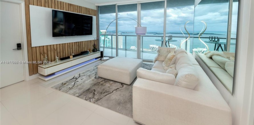 Condominio en Miami, Florida, 2 dormitorios  № 1967186