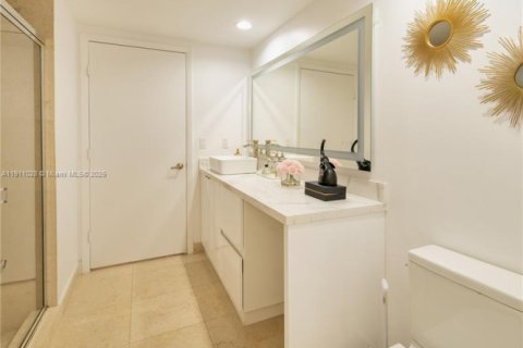 Condominio en alquiler en Miami, Florida, 2 dormitorios, 121.98 m2 № 1967186 - foto 12