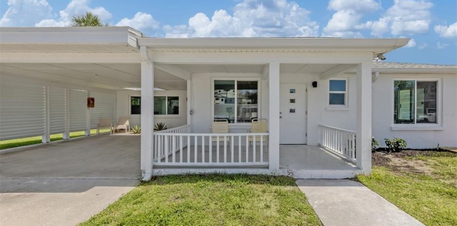 House in Venice, Florida 3 bedrooms, 156.82 sq.m. № 2101822