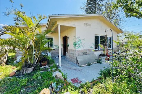 Casa en venta en Saint Petersburg, Florida, 3 dormitorios, 138.42 m2 № 1578812 - foto 1