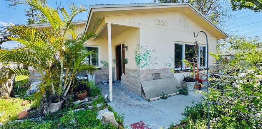 Casa en Saint Petersburg, Florida 3 dormitorios, 138.42 m2 № 1578812