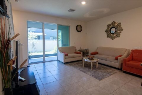 Townhouse in Wesley Chapel, Florida 3 bedrooms, 155.43 sq.m. № 1658285 - photo 28