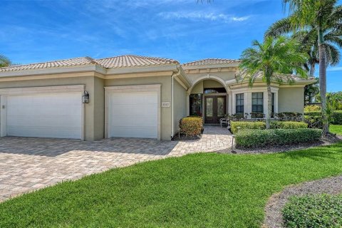 House in Sarasota, Florida 3 bedrooms, 286.14 sq.m. № 2204849