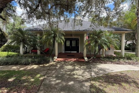Villa ou maison à Chuluota, Floride 4 chambres, 191.66 m2 № 2416356