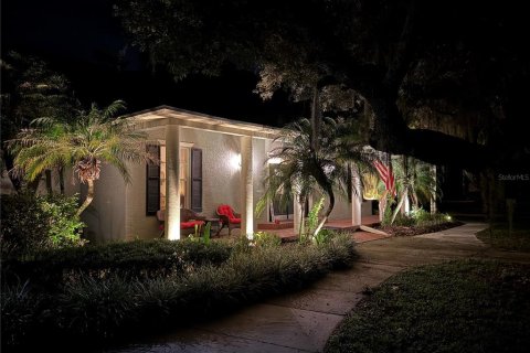 Villa ou maison à vendre à Chuluota, Floride: 4 chambres, 191.66 m2 № 2416356 - photo 3