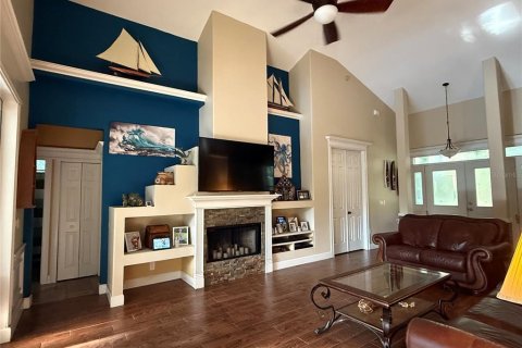 Villa ou maison à vendre à Chuluota, Floride: 4 chambres, 191.66 m2 № 2416356 - photo 4