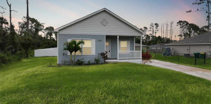 Casa en Port Charlotte, Florida 3 dormitorios, 144.93 m2 № 1919050
