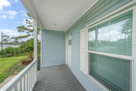 Casa en venta en Port Charlotte, Florida, 3 dormitorios, 144.93 m2 № 1919050 - foto 2