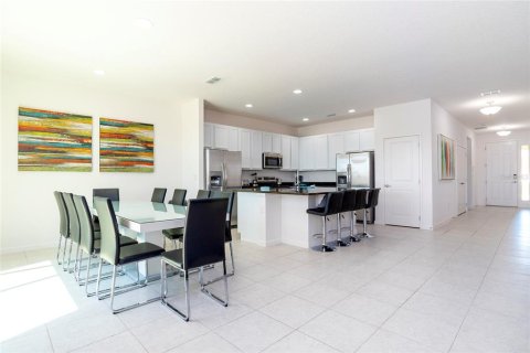 Villa ou maison à vendre à Kissimmee, Floride: 8 chambres, 353.49 m2 № 2347113 - photo 7