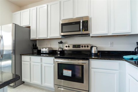 Villa ou maison à vendre à Kissimmee, Floride: 8 chambres, 353.49 m2 № 2347113 - photo 12