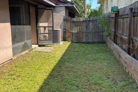 Townhouse in Titusville, Florida 3 bedrooms, 95.69 sq.m. № 2157529 - photo 9