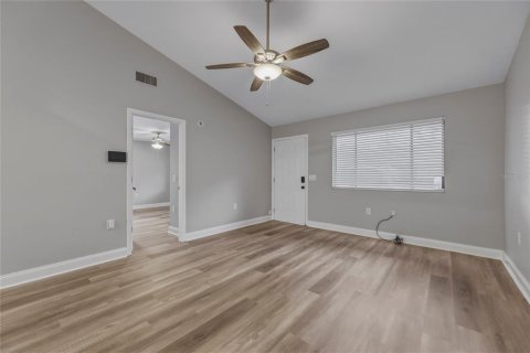 Townhouse in Titusville, Florida 3 bedrooms, 95.69 sq.m. № 2157529 - photo 13