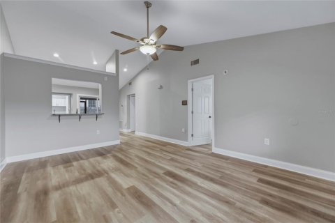 Townhouse in Titusville, Florida 3 bedrooms, 95.69 sq.m. № 2157529 - photo 14
