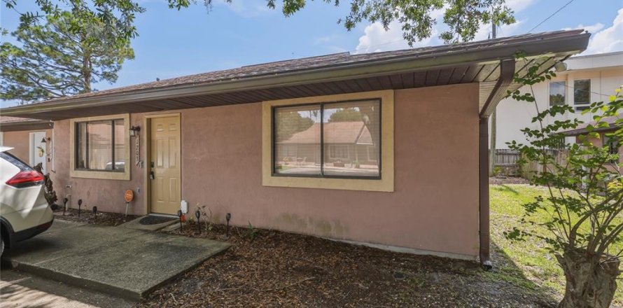 Townhouse in Titusville, Florida 3 bedrooms, 95.69 sq.m. № 2157529
