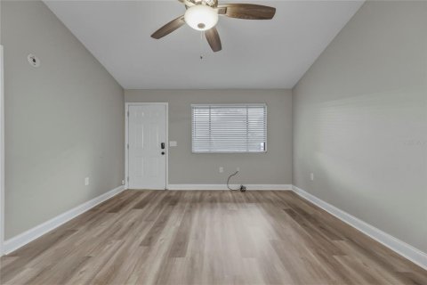 Townhouse in Titusville, Florida 3 bedrooms, 95.69 sq.m. № 2157529 - photo 11