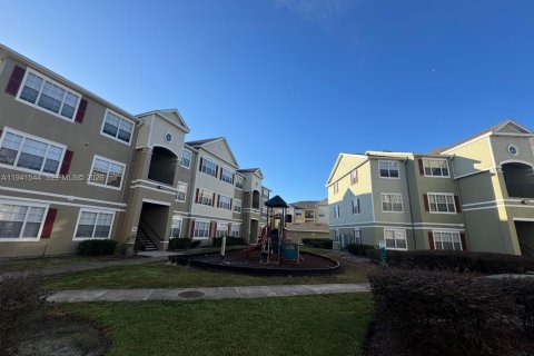 Кондоминиум с 1 спальней в Орландо, Флорида № 1999478