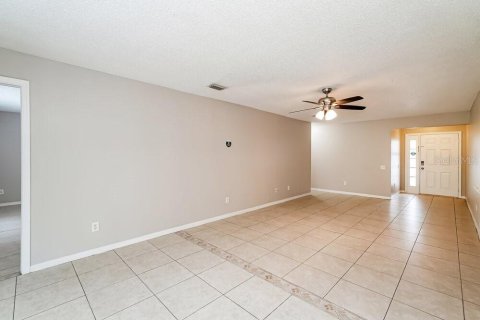 Villa ou maison à louer à Riverview, Floride: 3 chambres, 118.91 m2 № 1820509 - photo 5