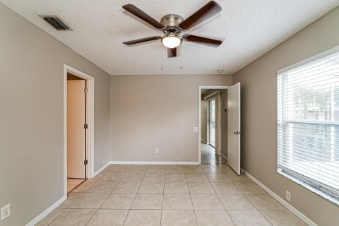 Villa ou maison à louer à Riverview, Floride: 3 chambres, 118.91 m2 № 1820509 - photo 11