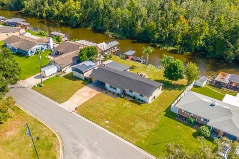 Villa ou maison à vendre à Tavares, Floride: 2 chambres, 129.13 m2 № 2419553 - photo 13