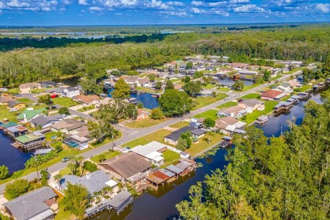 Villa ou maison à vendre à Tavares, Floride: 2 chambres, 129.13 m2 № 2419553 - photo 4