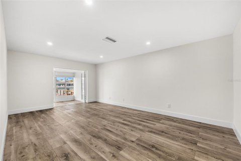 Villa ou maison à vendre à Saint Petersburg, Floride: 2 chambres, 154.22 m2 № 2128338 - photo 24