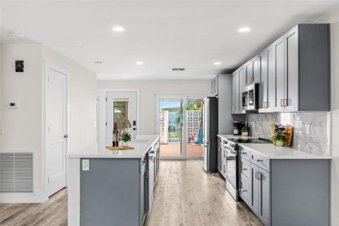 Villa ou maison à vendre à Saint Petersburg, Floride: 2 chambres, 154.22 m2 № 2128338 - photo 13