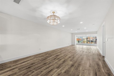 Villa ou maison à vendre à Saint Petersburg, Floride: 2 chambres, 154.22 m2 № 2128338 - photo 15