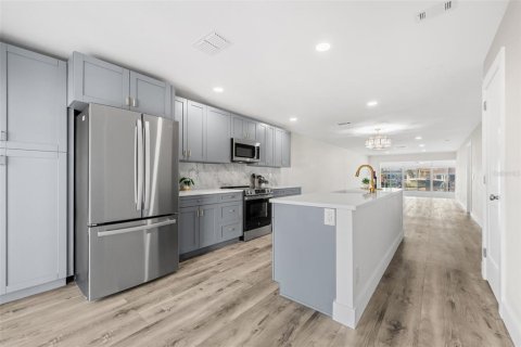 Villa ou maison à vendre à Saint Petersburg, Floride: 2 chambres, 154.22 m2 № 2128338 - photo 10