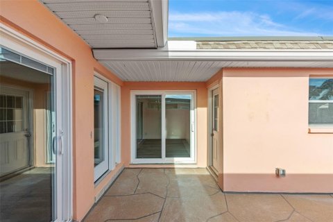 Villa ou maison à vendre à Saint Petersburg, Floride: 2 chambres, 154.22 m2 № 2128338 - photo 8
