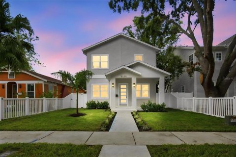 Villa ou maison à Saint Petersburg, Floride 5 chambres, 257.06 m2 № 2349273