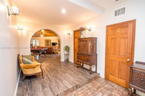 House in Fort Lauderdale, Florida 7 bedrooms, 536.51 sq.m. № 2068659 - photo 24