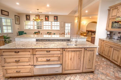 House in Fort Lauderdale, Florida 7 bedrooms, 536.51 sq.m. № 2068659 - photo 18