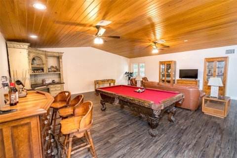 House in Fort Lauderdale, Florida 7 bedrooms, 536.51 sq.m. № 2068659 - photo 25