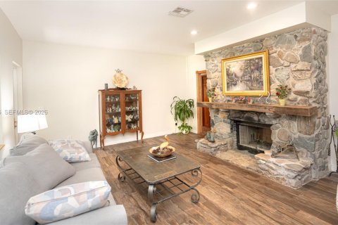 House in Fort Lauderdale, Florida 7 bedrooms, 536.51 sq.m. № 2068659 - photo 30