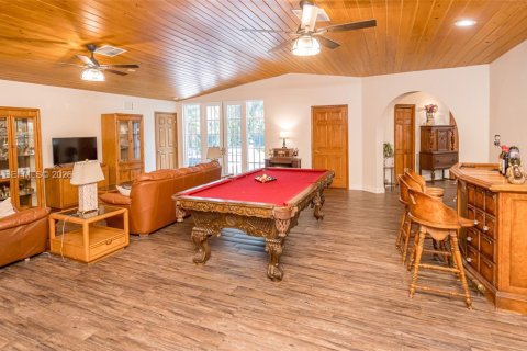 House in Fort Lauderdale, Florida 7 bedrooms, 536.51 sq.m. № 2068659 - photo 26