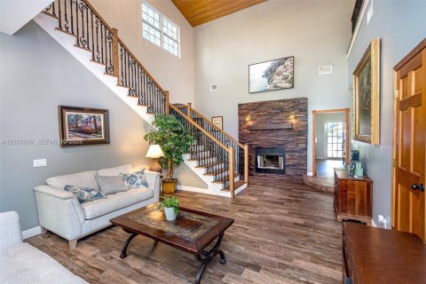 House in Fort Lauderdale, Florida 7 bedrooms, 536.51 sq.m. № 2068659 - photo 7