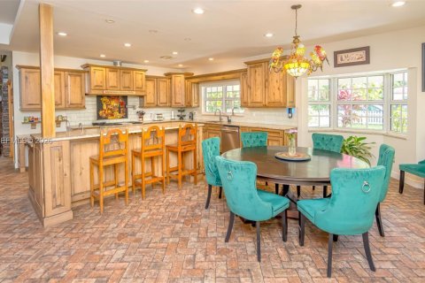 House in Fort Lauderdale, Florida 7 bedrooms, 536.51 sq.m. № 2068659 - photo 23